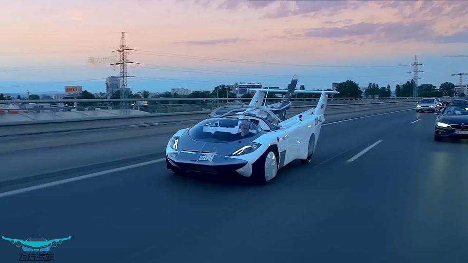 斯洛伐克Klein Vision AirCar飞行汽车采用宝马发动机(图1)