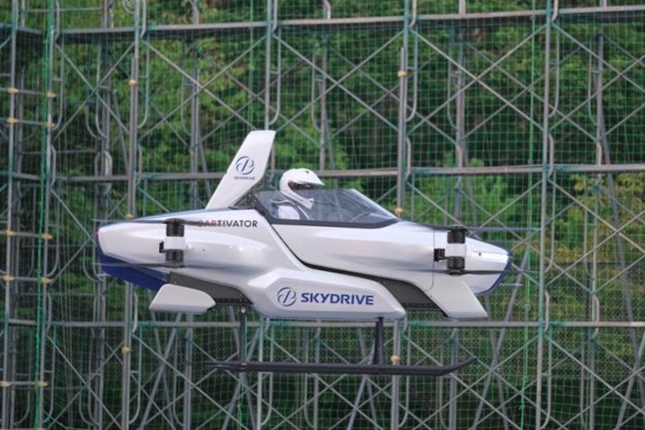 《低空经济发展趋势报告》预测：2030年10万架 eVTOL成 “空中的士”，飞入家庭(图5)