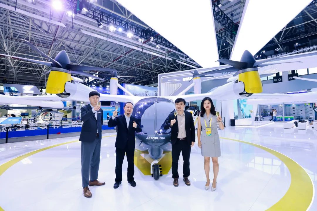 沃飞长空飞行汽车批产构型发布 明年有望开启载人试飞(图1)