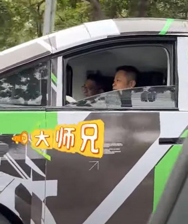 何小鹏测试陆地航母被拍!(图4) 何小鹏测试陆地航母被拍!(图4)