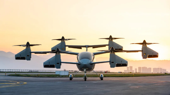 国内首架全倾转旋翼 eVTOL  鸿鹄 MARK1 全尺寸工程样机总装下线(图2)