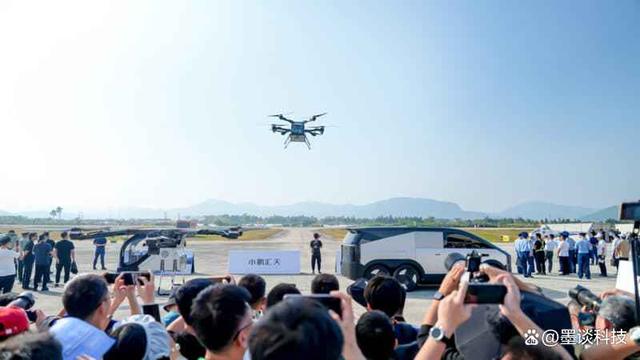 “未来出行新高度:小鹏‘陆空航母’登陆CES 2025,带你飞!”(图2) “未来出行新高度:小鹏‘陆空航母’登陆CES 2025,带你飞!”(图2)
