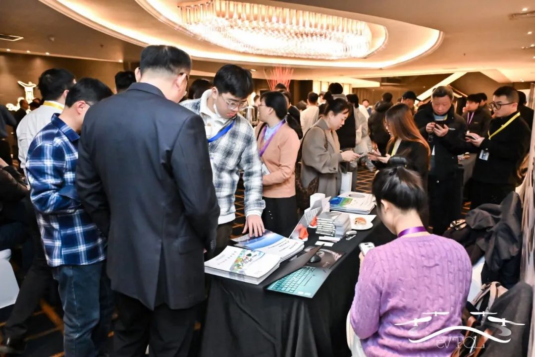 创新驱动,新质赋能 | 创新驱动,新质赋能 | "2025中国eVTOL创新发展大会"在上海圆满落幕!(图39)