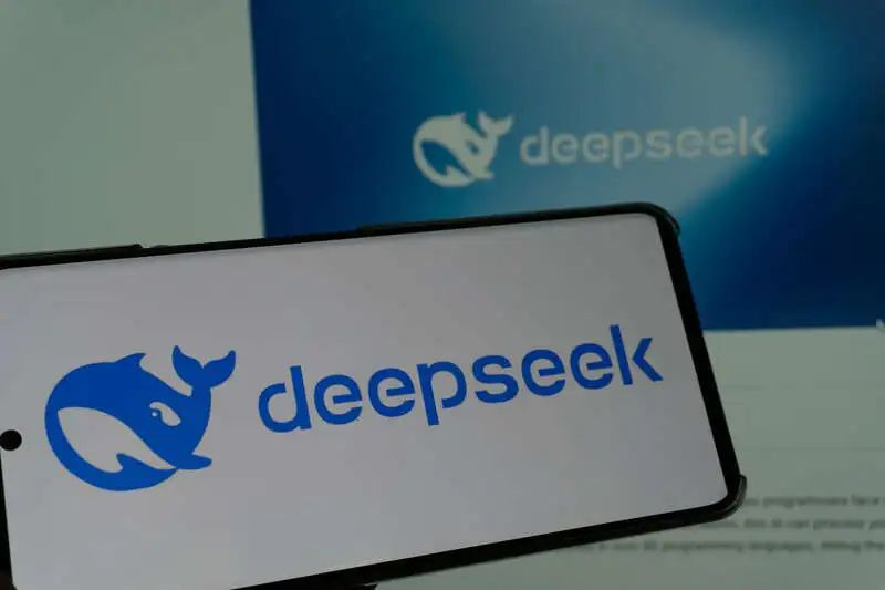 DeepSeek: 2025年飞行汽车发展预测(图3)