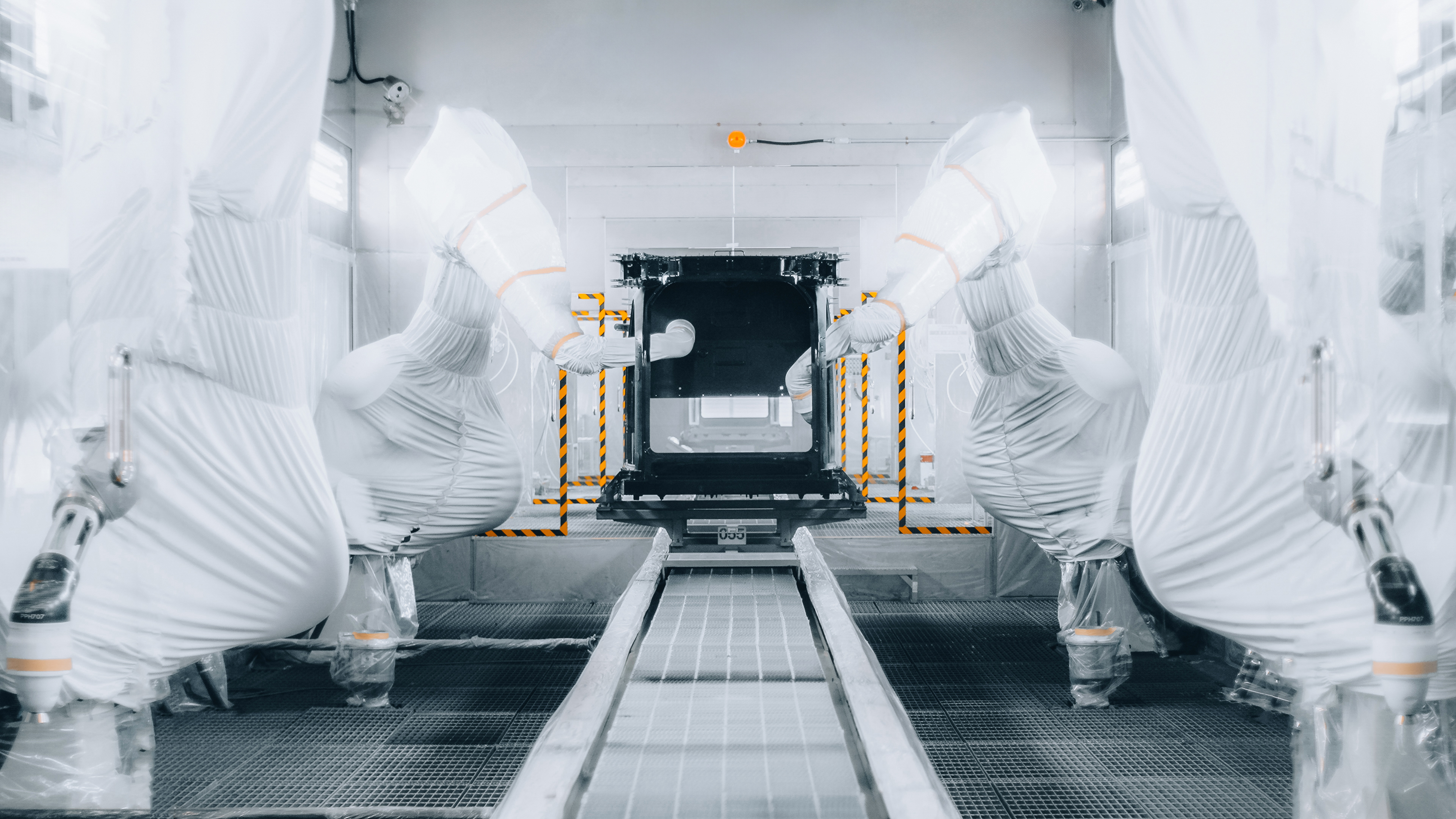 全球首个飞行汽车量产工厂试产，首台“陆地航母”飞行器今日下线(图6)