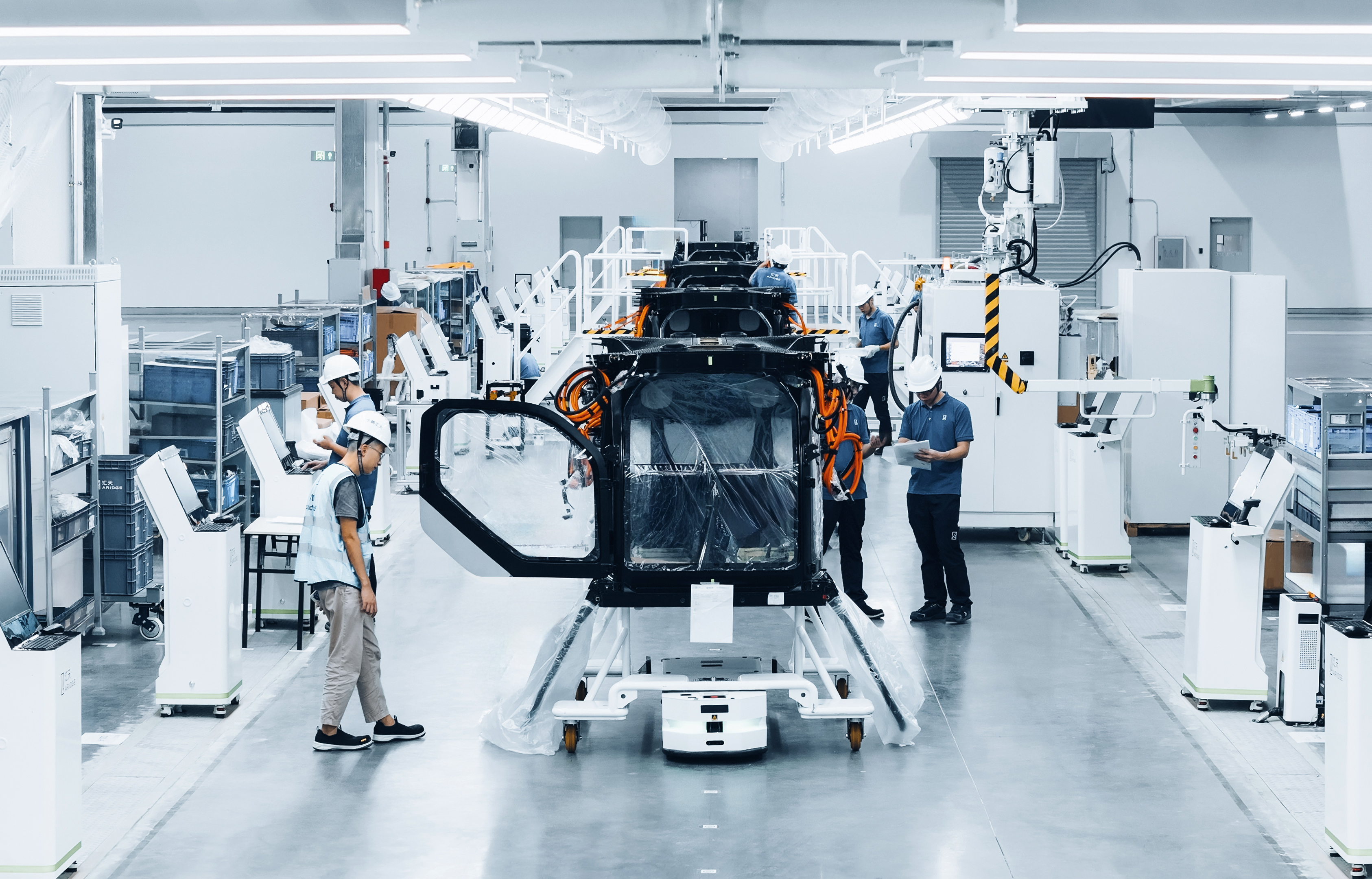 全球首个飞行汽车量产工厂试产，首台“陆地航母”飞行器今日下线(图8)