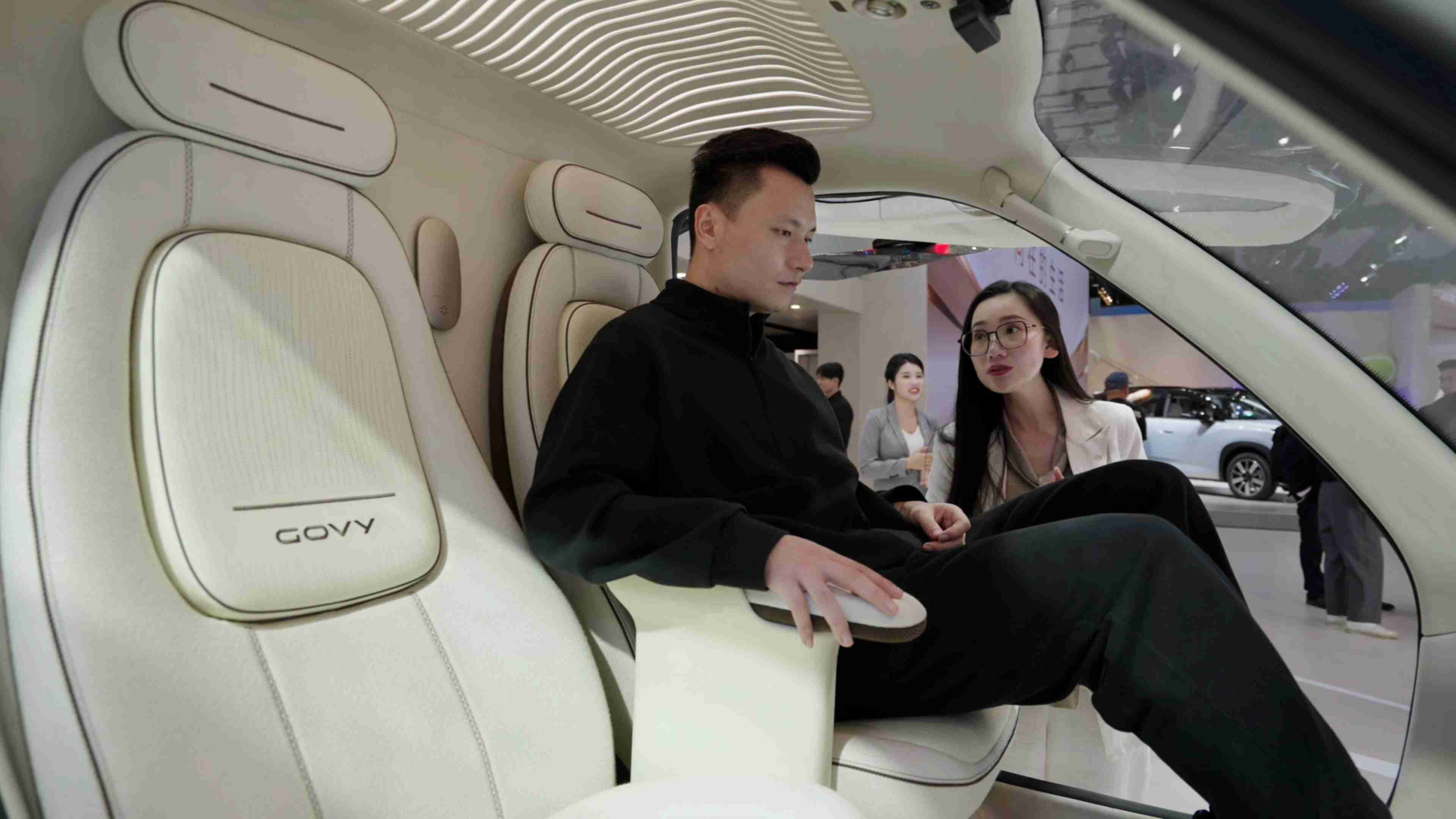 第二十三届广州国际车展开幕,高域携量产型飞行汽车GOVY AirCab亮相(图3) 第二十三届广州国际车展开幕,高域携量产型飞行汽车GOVY AirCab亮相(图3)