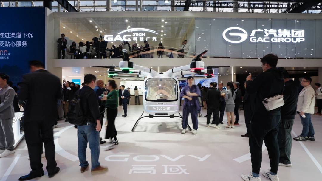 第二十三届广州国际车展开幕,高域携量产型飞行汽车GOVY AirCab亮相(图2) 第二十三届广州国际车展开幕,高域携量产型飞行汽车GOVY AirCab亮相(图2)