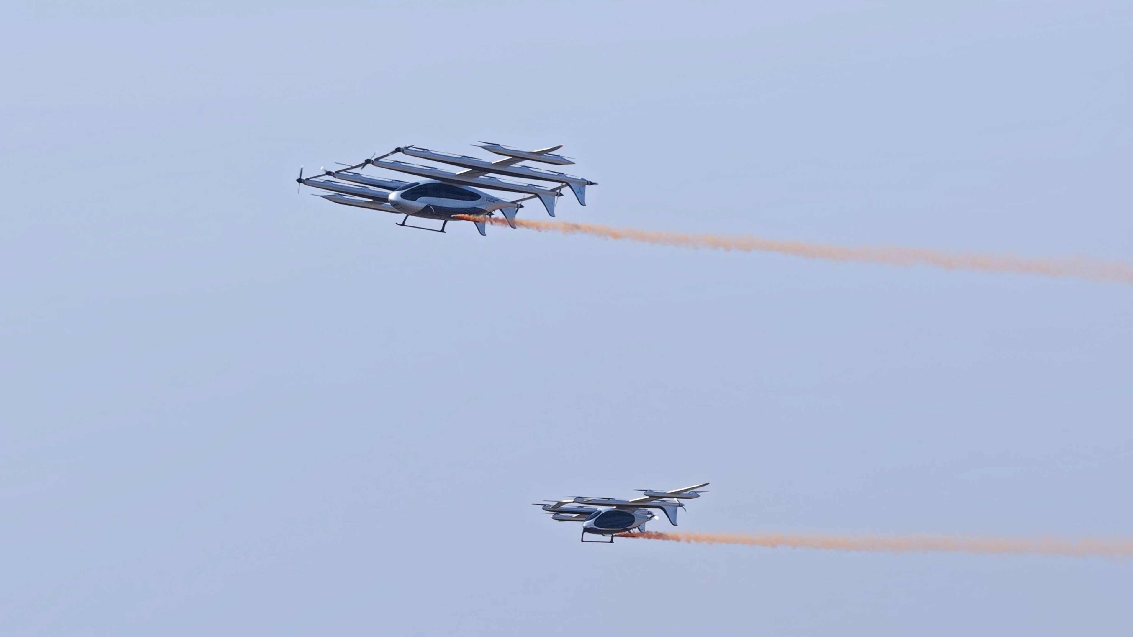 全球首款！峰飞航空5吨级eVTOL天际龙成功完成转换飞行(图1)