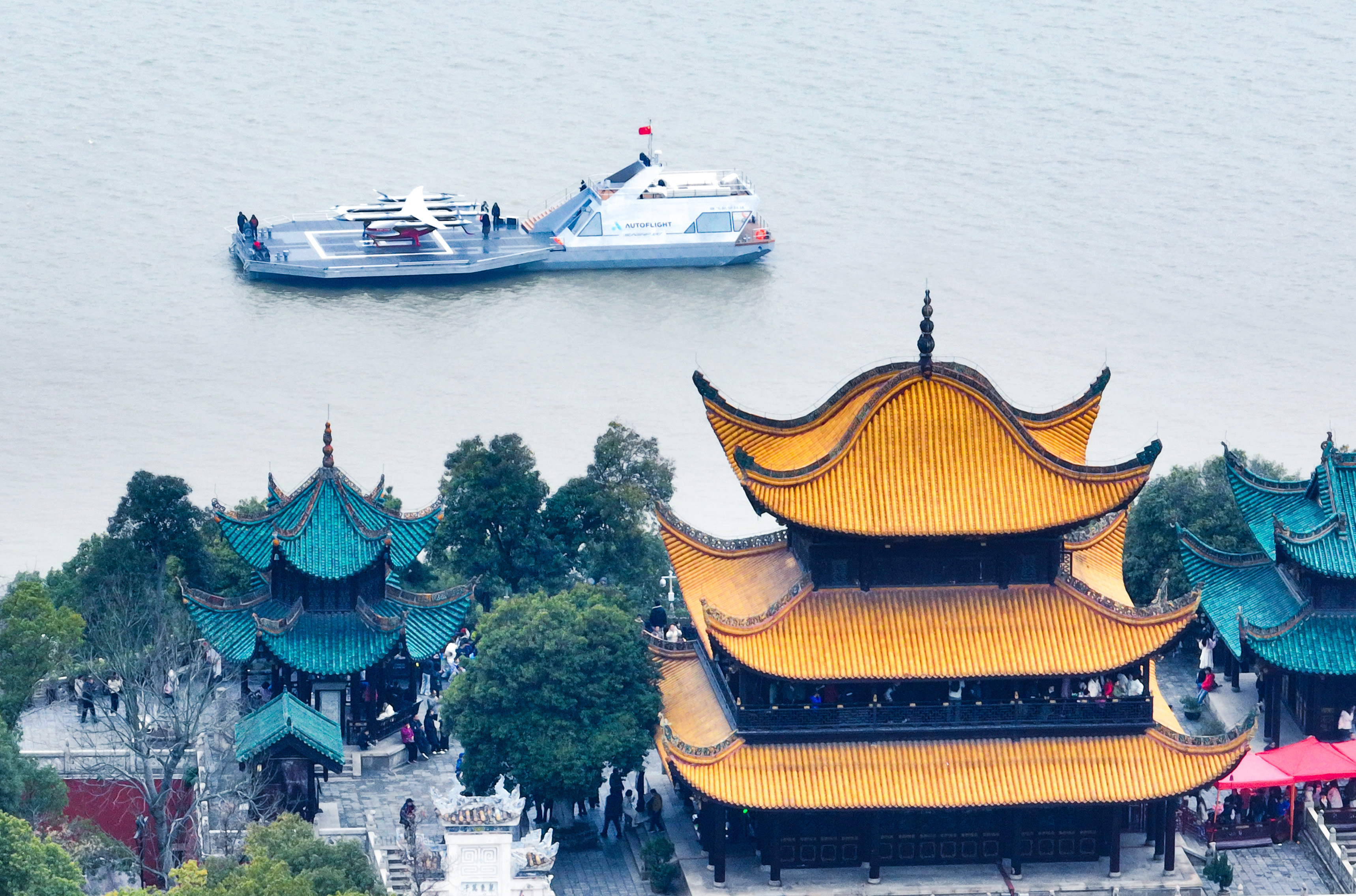 峰飞航空与岳阳达成战略合作完成“岳阳楼+洞庭湖”文旅验证飞行(图3)