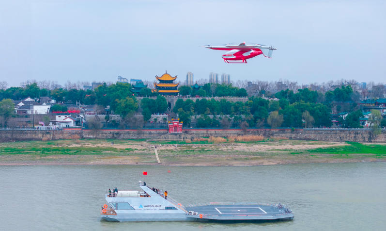 峰飞航空与岳阳达成战略合作完成“岳阳楼+洞庭湖”文旅验证飞行