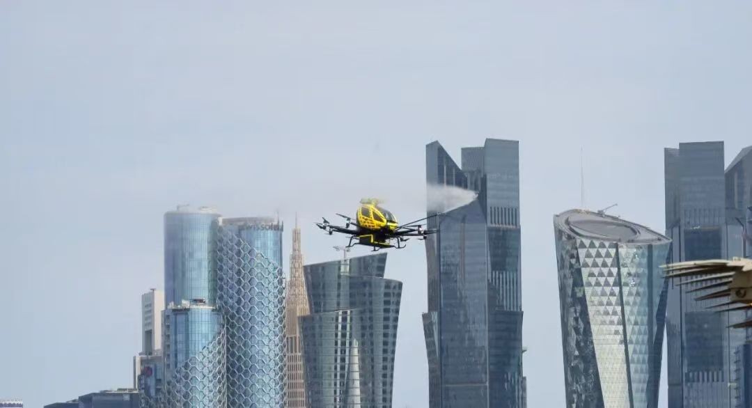 全国两会鼓励加大开放应用场景，亿航16架eVTOL亮相春晚展示场景优势(图9)