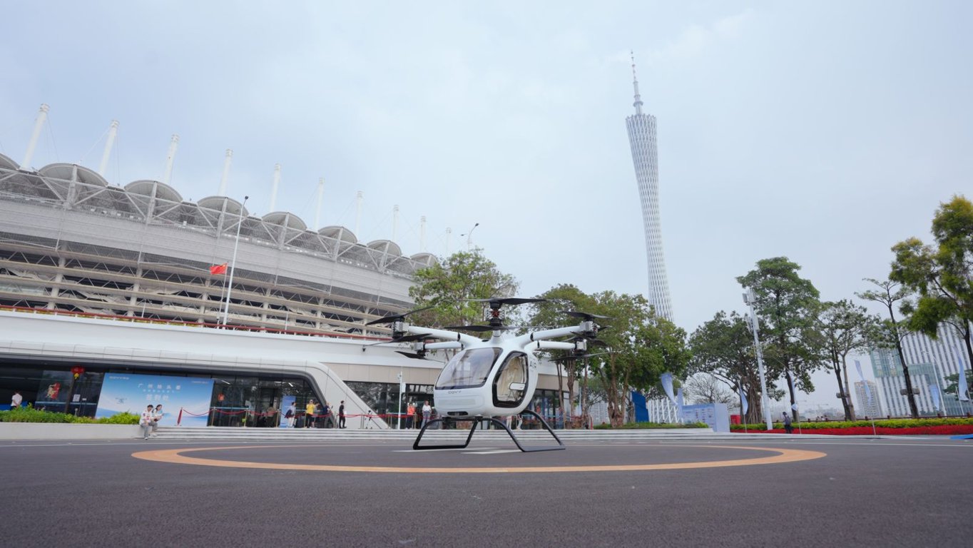 低空经济实景落地! 高域eVTOL 飞行汽车海心沙首飞(图3) 低空经济实景落地! 高域eVTOL 飞行汽车海心沙首飞(图3)
