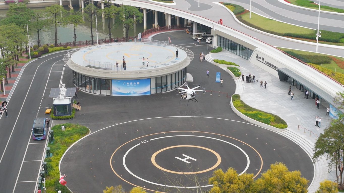 低空经济实景落地! 高域eVTOL 飞行汽车海心沙首飞(图4) 低空经济实景落地! 高域eVTOL 飞行汽车海心沙首飞(图4)