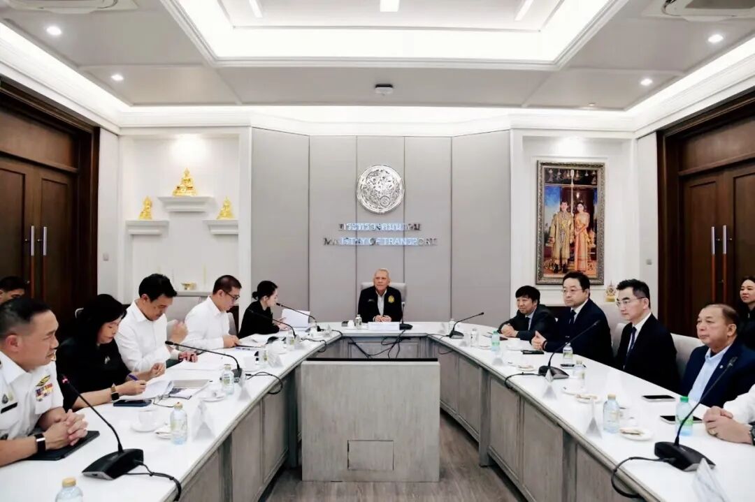亿航智能与泰国副总理及交通部、民航局高层会谈 ,加速泰国eVTOL立体交通商业化生态建设(图1) 亿航智能与泰国副总理及交通部、民航局高层会谈 ,加速泰国eVTOL立体交通商业化生态建设(图1)