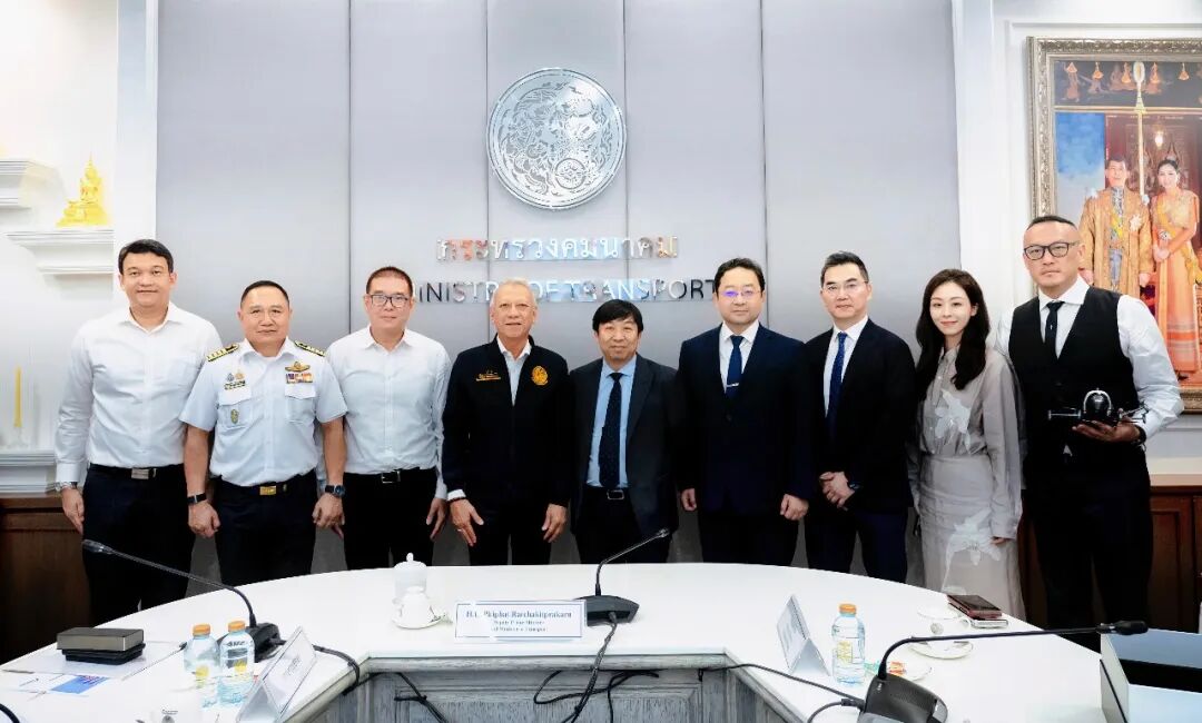 亿航智能与泰国副总理及交通部、民航局高层会谈 ,加速泰国eVTOL立体交通商业化生态建设(图2) 亿航智能与泰国副总理及交通部、民航局高层会谈 ,加速泰国eVTOL立体交通商业化生态建设(图2)
