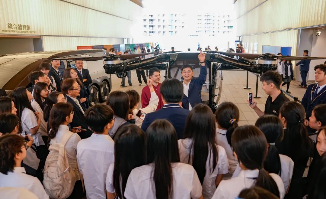 村长带飞行汽车走进校园！“汇天飞行课堂”正式挂牌(图4)