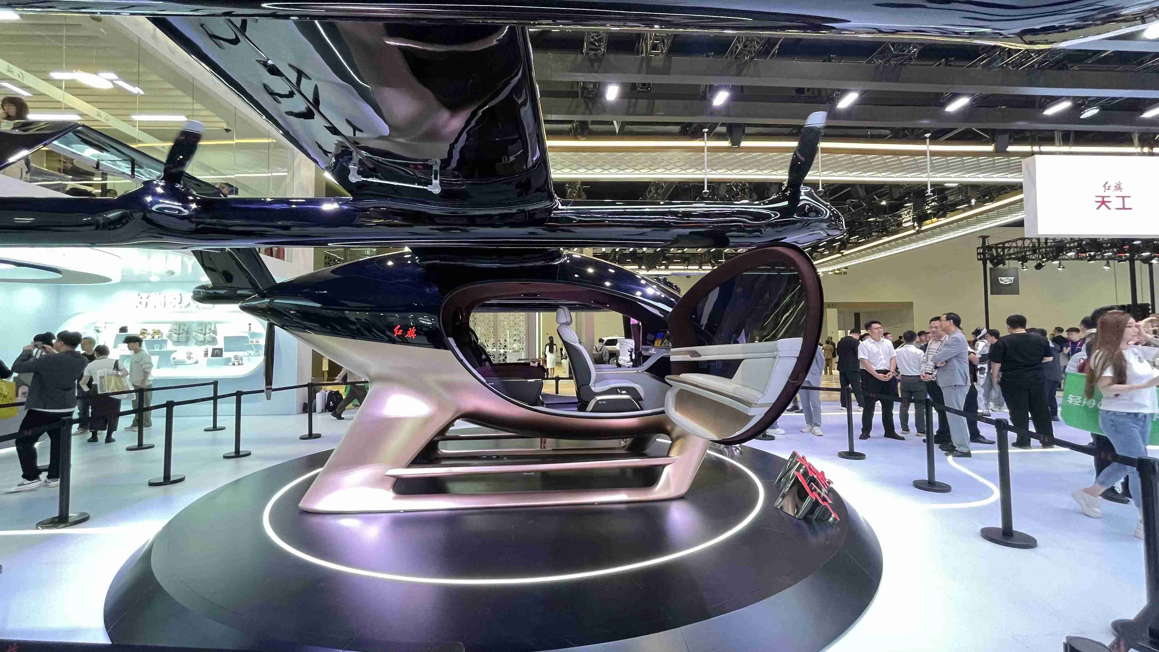 红旗“天辇1号”飞行汽车亮相2026北京车展，空中续航超200公里，预计2029年量产(图4)