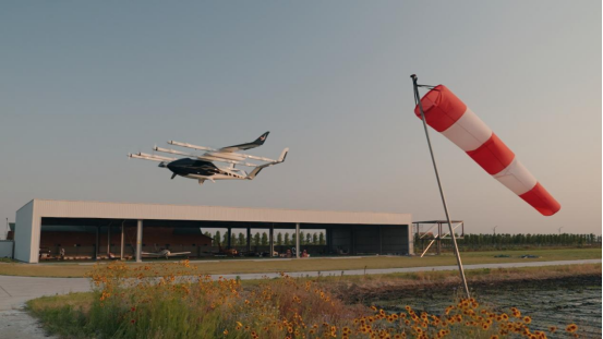 坚持“先货后人”，以智能化新型航空器撬动低空经济——专访御风未来创始人兼CEO谢陵丨低空大咖谈(图1)